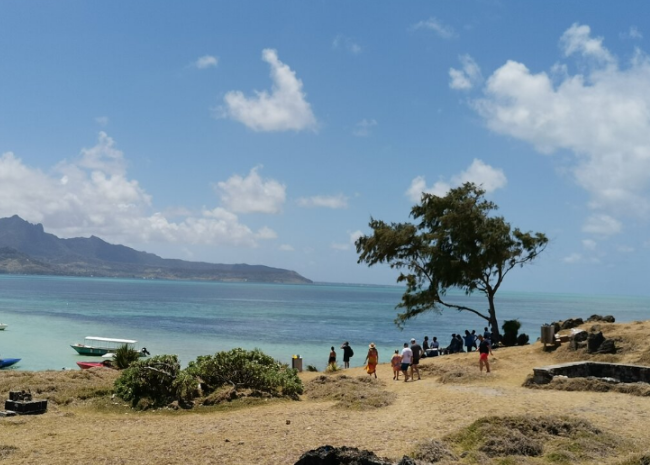 5 Islands Tour *East Coast – Ile aux Cerfs + Ile aux Flamants + Ile au Phare + Ile De La Passe + Ile aux Aigrettes + GRSE Waterfall + Lunch & Drinks