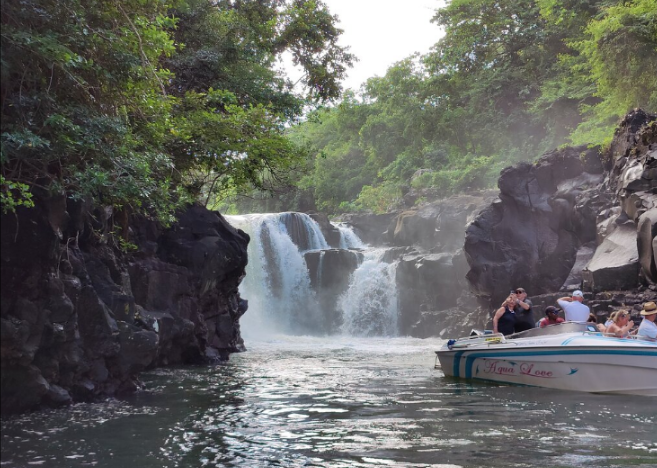 5 Islands Tour *East Coast – Ile aux Cerfs + Ile aux Flamants + Ile au Phare + Ile De La Passe + Ile aux Aigrettes + GRSE Waterfall + Lunch & Drinks