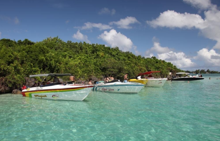 5 Islands Tour *East Coast – Ile aux Cerfs + Ile aux Flamants + Ile au Phare + Ile De La Passe + Ile aux Aigrettes + GRSE Waterfall + Lunch & Drinks